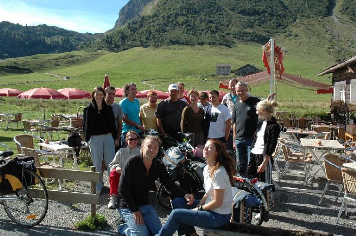 Les copains nous accompagnent au dpart