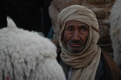 Portrait sur le marché de Douz