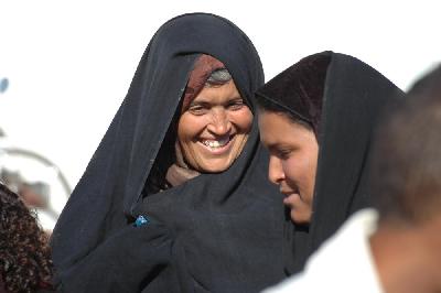 Et si les femmes au souk de Tozeur s'y mettent aussi !