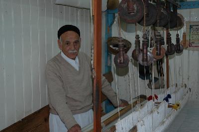 Tisserand au souk de Tripoli