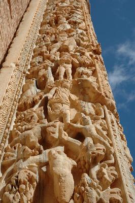 Somptueusement sculptée