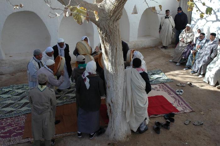 Musiciens et spectateurs  Ghadames