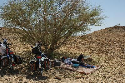 Sieste entre Qurayyat et Dibab