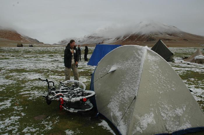 Neige au lac Tso Kar