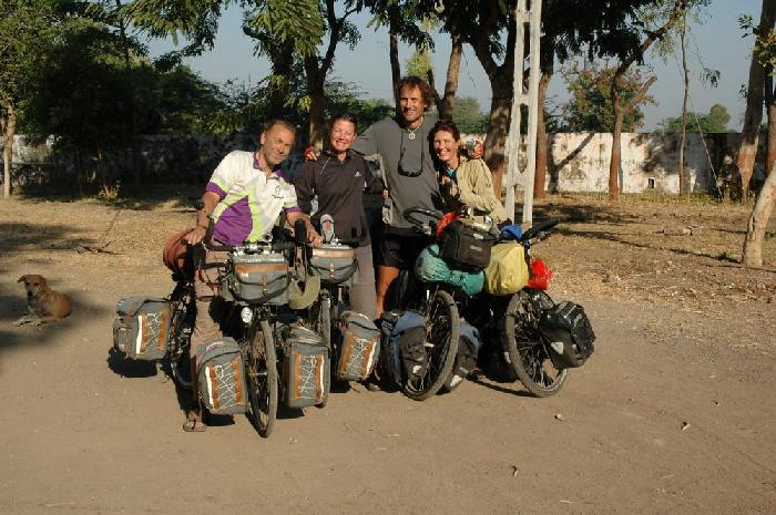 Eric Christine Claude et Nathalie  Dhandhuka