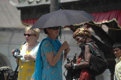 Grand-mère attaquée par un sadhu businessman...