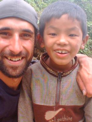 Bastien et un enfant attendrissant