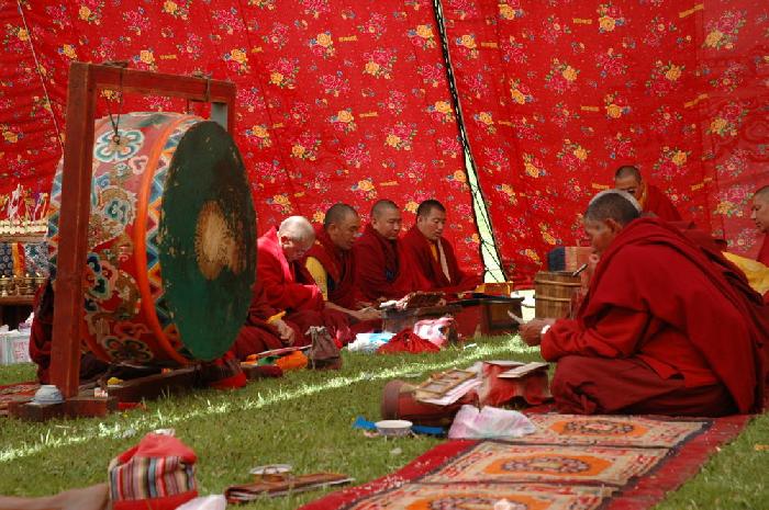 Puja  Chechen Gompa