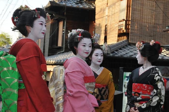 Geishas  Kyoto