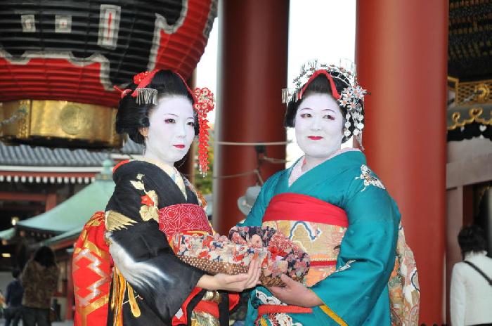 Geisha rue Nakamise-dori