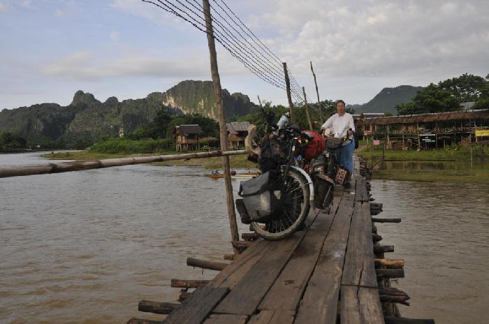 Dpart de Vang Vieng