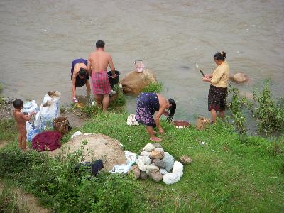 Et on se lave à la rivière